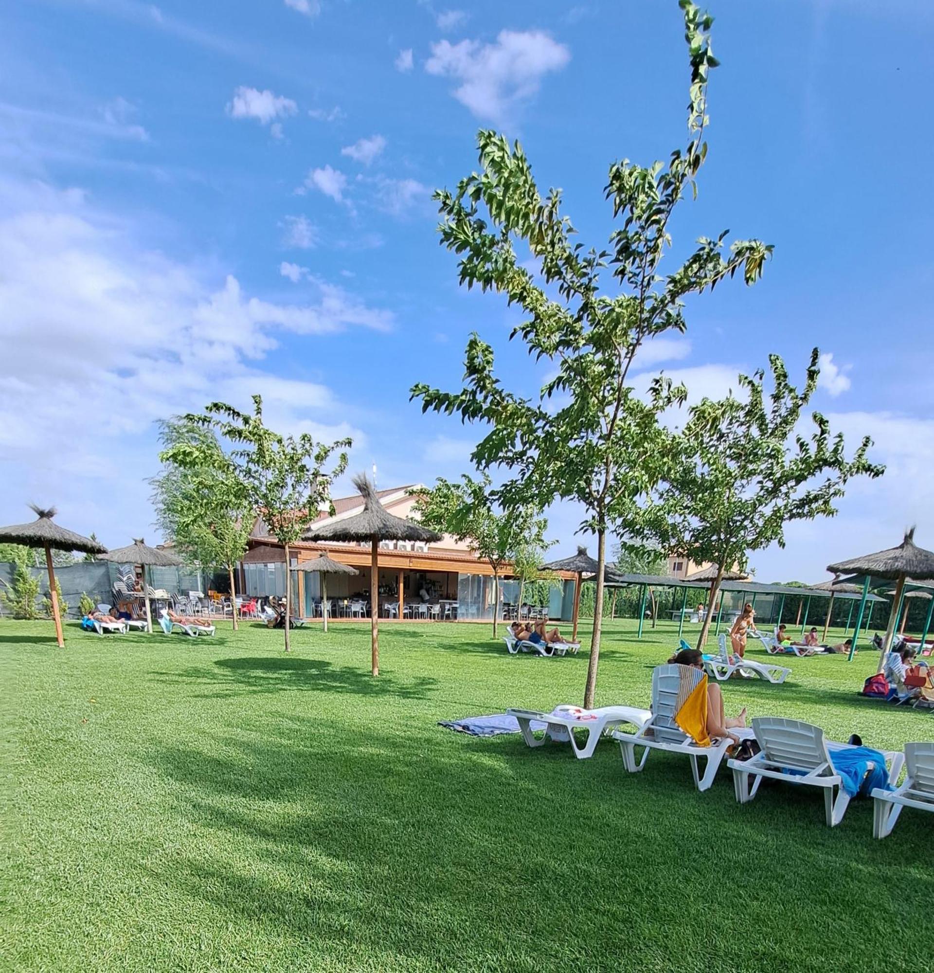 La Casa Del Cipres Villa Aldeamayor de San Martin Phòng bức ảnh
